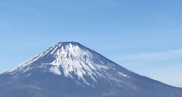 大涌谷から見た富士山